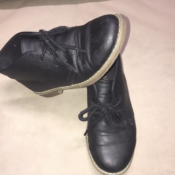Boys Uniform Lace Up Boots - Black used good condition size 2 - Picture 4 of 8